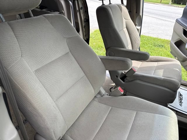 Used 2011 Honda Odyssey EX image 32