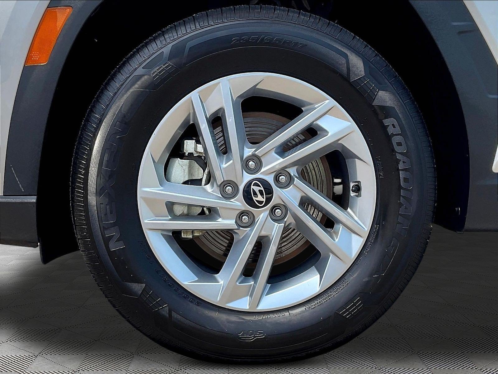 Certified 2025 Hyundai Tucson SE FWD image 33