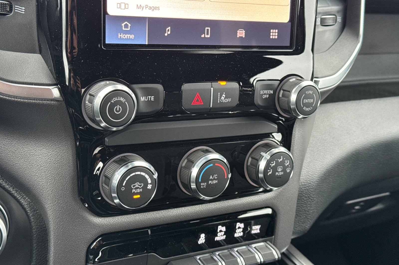 New 2026 RAM 1500 2WD Crew Cab image 18