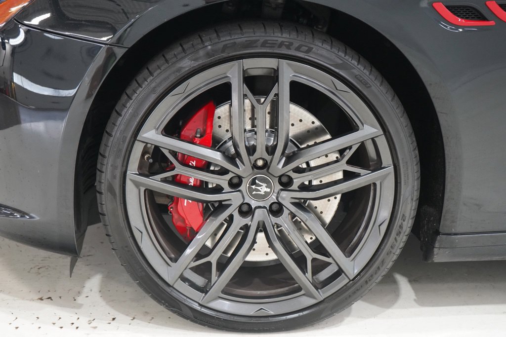 Used 2022 Maserati Quattroporte Trofeo RWD image 12