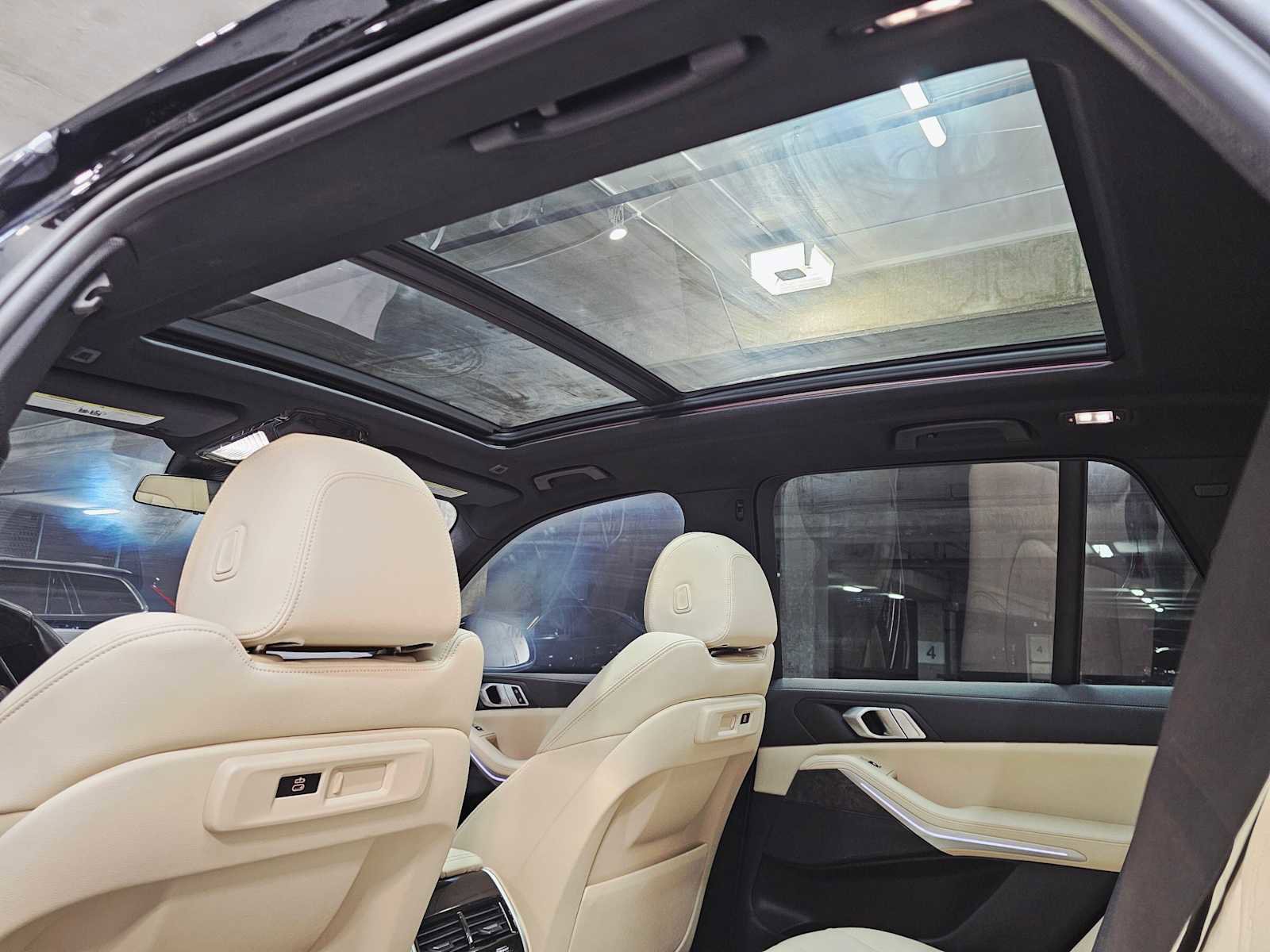 Used 2022 BMW X5 xDrive40i w/ Parking Assistance Package image 26