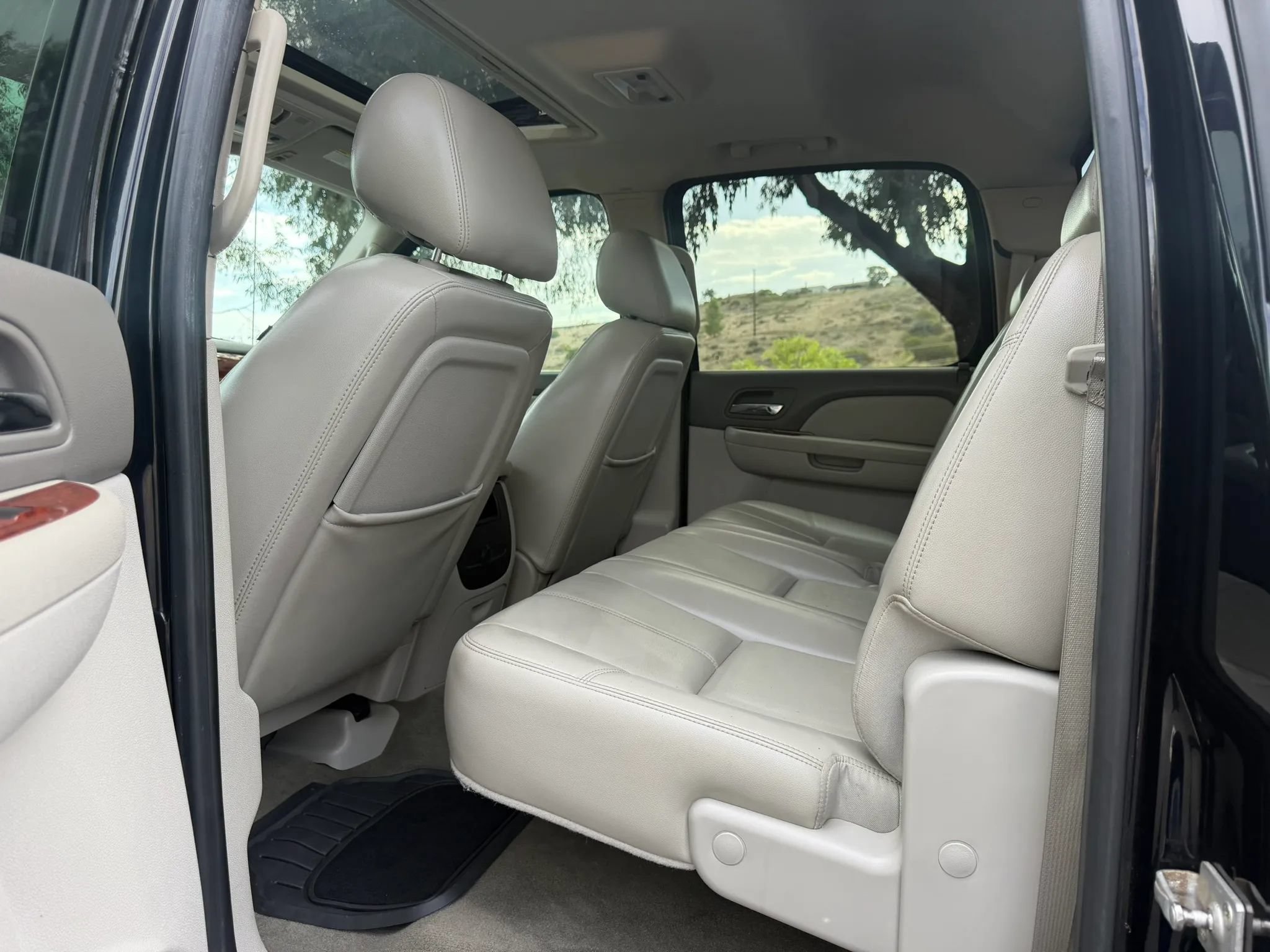 Used 2011 Chevrolet Silverado 1500 LTZ w/ Max Trailering Pack AWD/4WD image 14