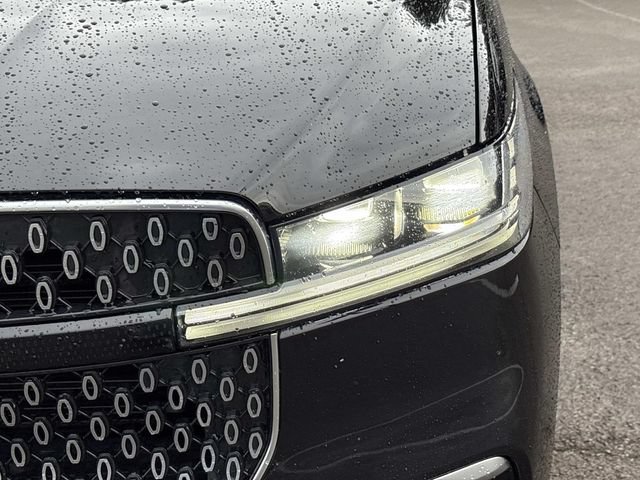 Certified 2025 Lincoln Navigator Reserve AWD/4WD image 9