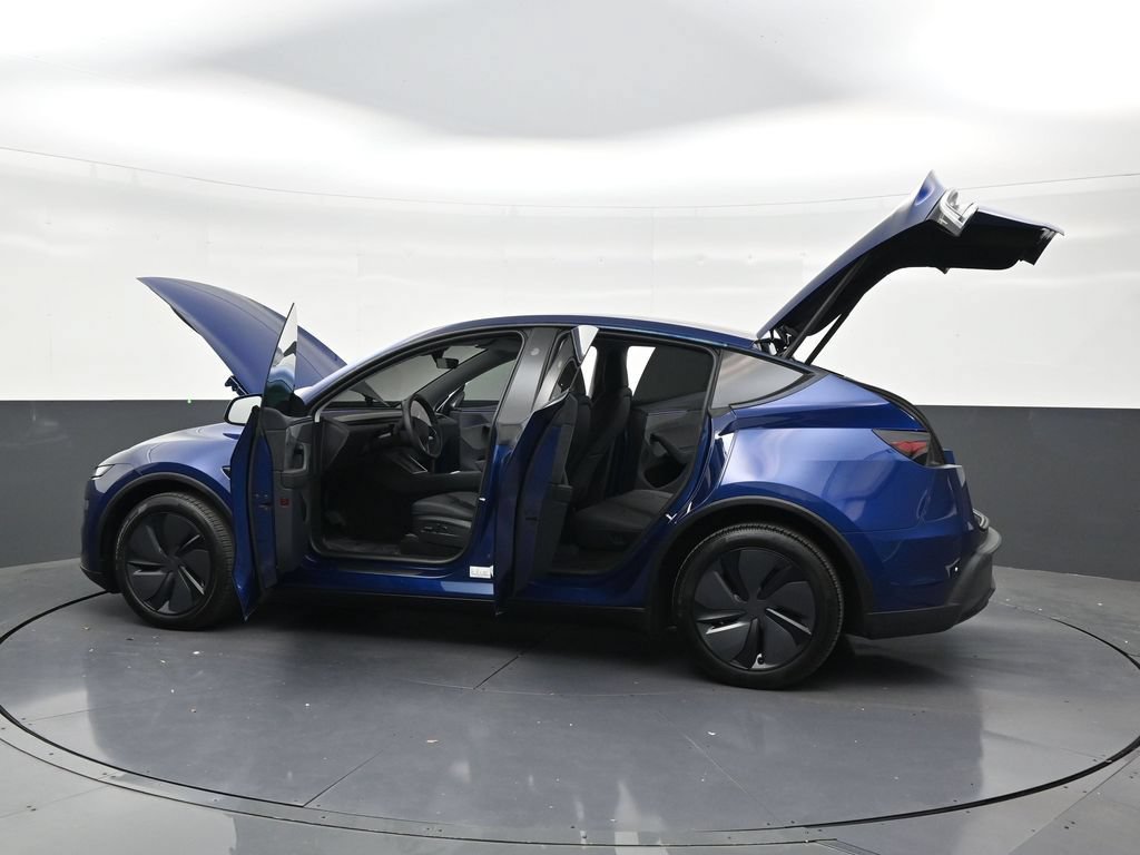 Used 2026 Tesla Model Y AWD image 30
