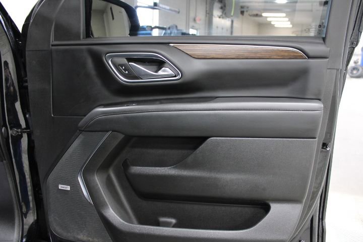 Used 2023 Chevrolet Tahoe High Country AWD/4WD image 26