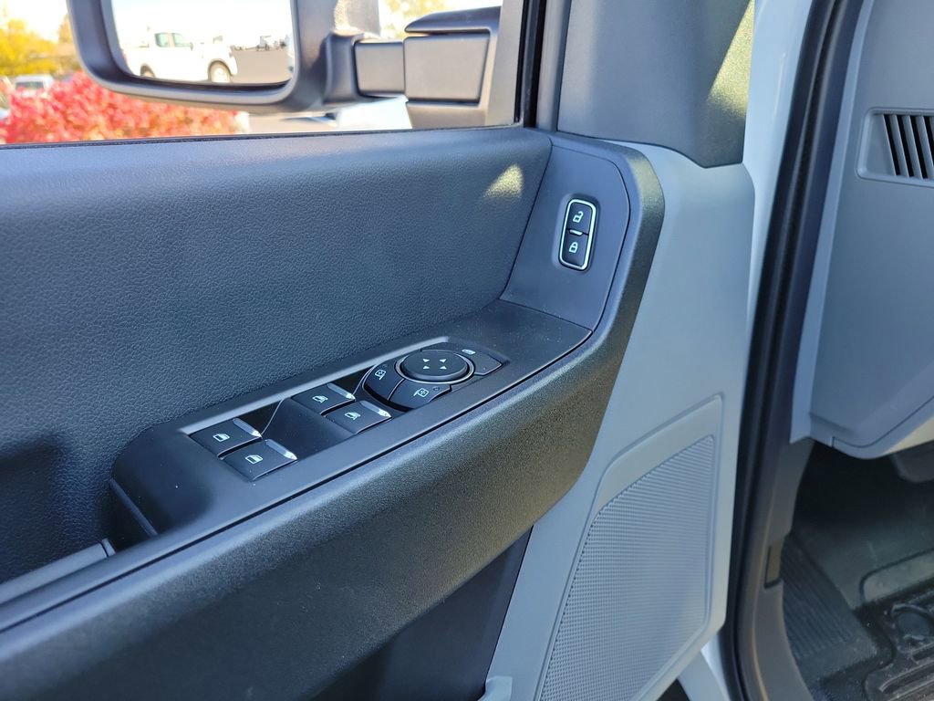 New 2025 Ford F350 XL w/ XL Chrome Package image 18