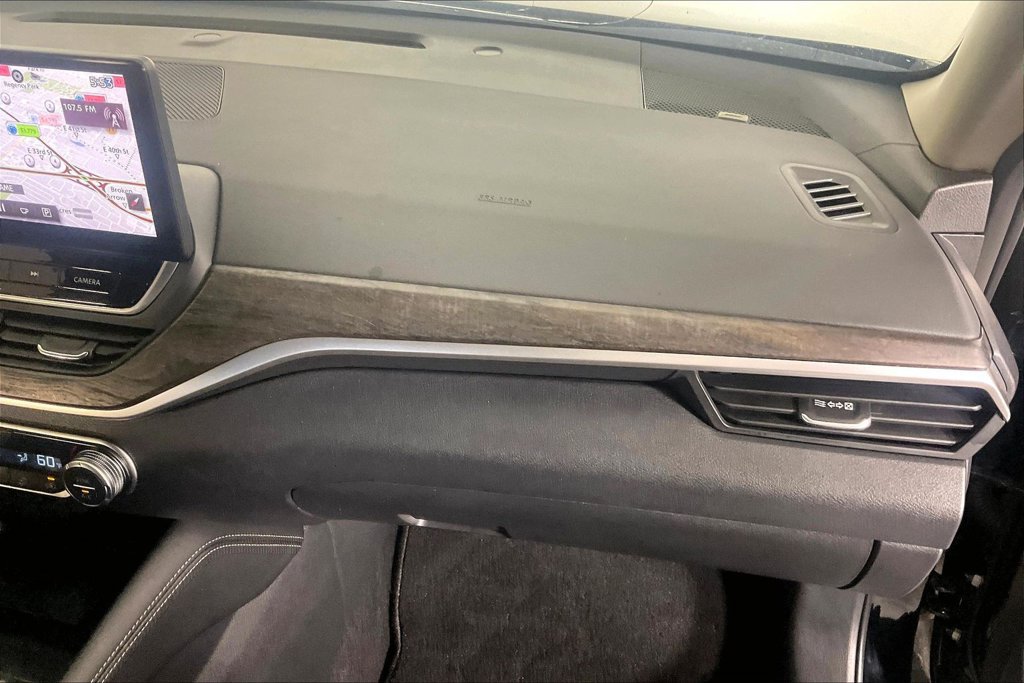 Used 2025 Nissan Altima 2.5 SL AWD/4WD image 18