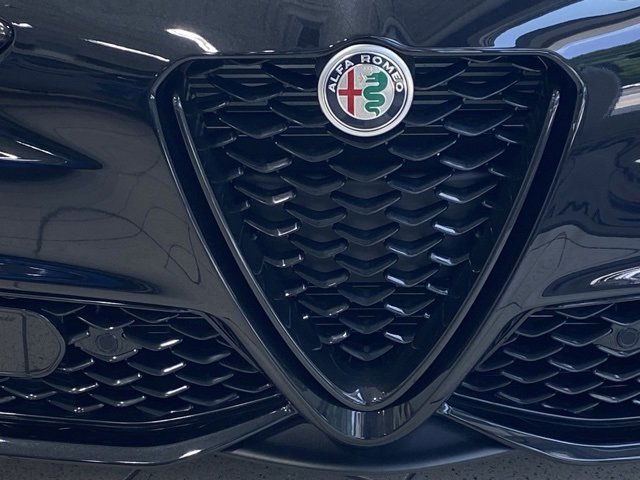 New 2025 Alfa Romeo Giulia AWD w/ Driving Assist Package image 15