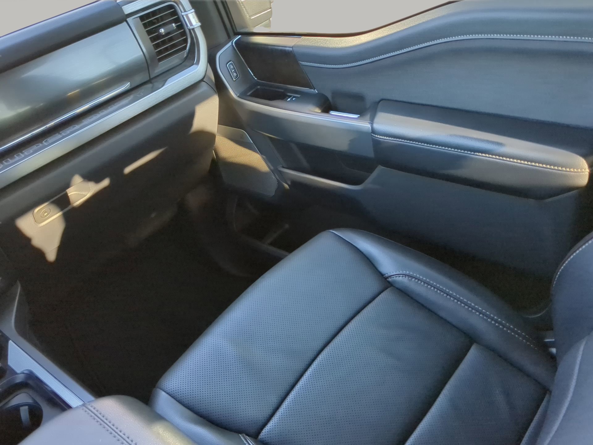 Certified 2024 Ford F250 Lariat w/ Sport Appearance Package image 45