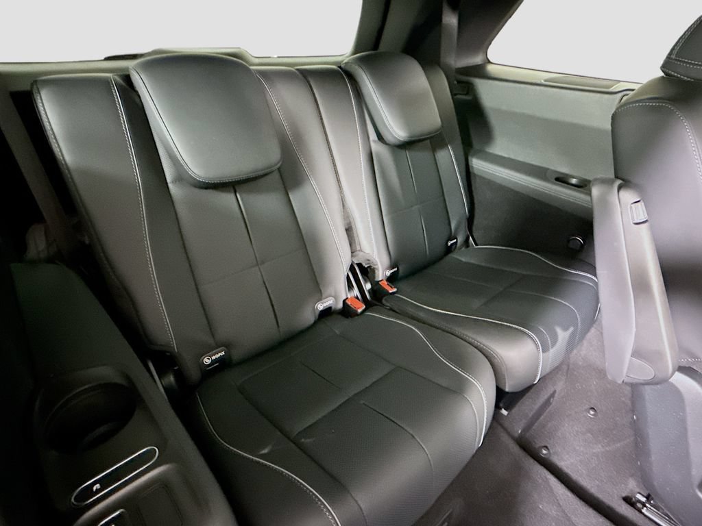 Used 2025 Mercedes-Benz GLS 580 4MATIC image 29