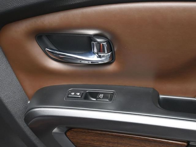 Used 2016 Nissan Titan Platinum Reserve image 34