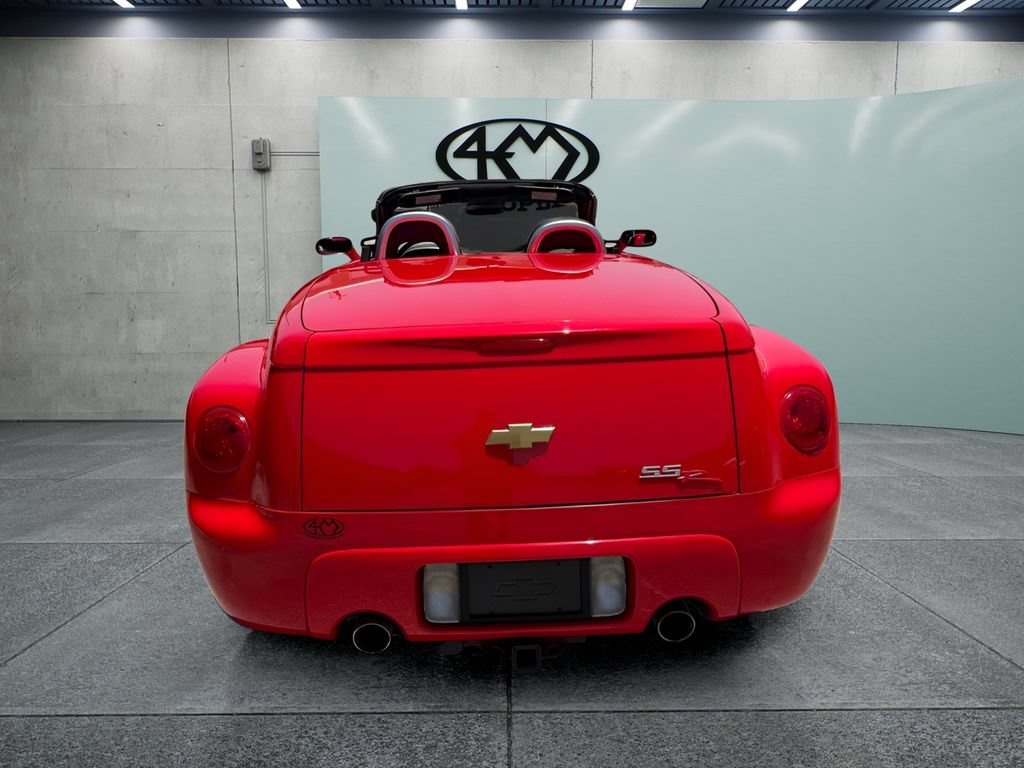 Used 2004 Chevrolet SSR w/ Preferred Equipment Group RWD image 6