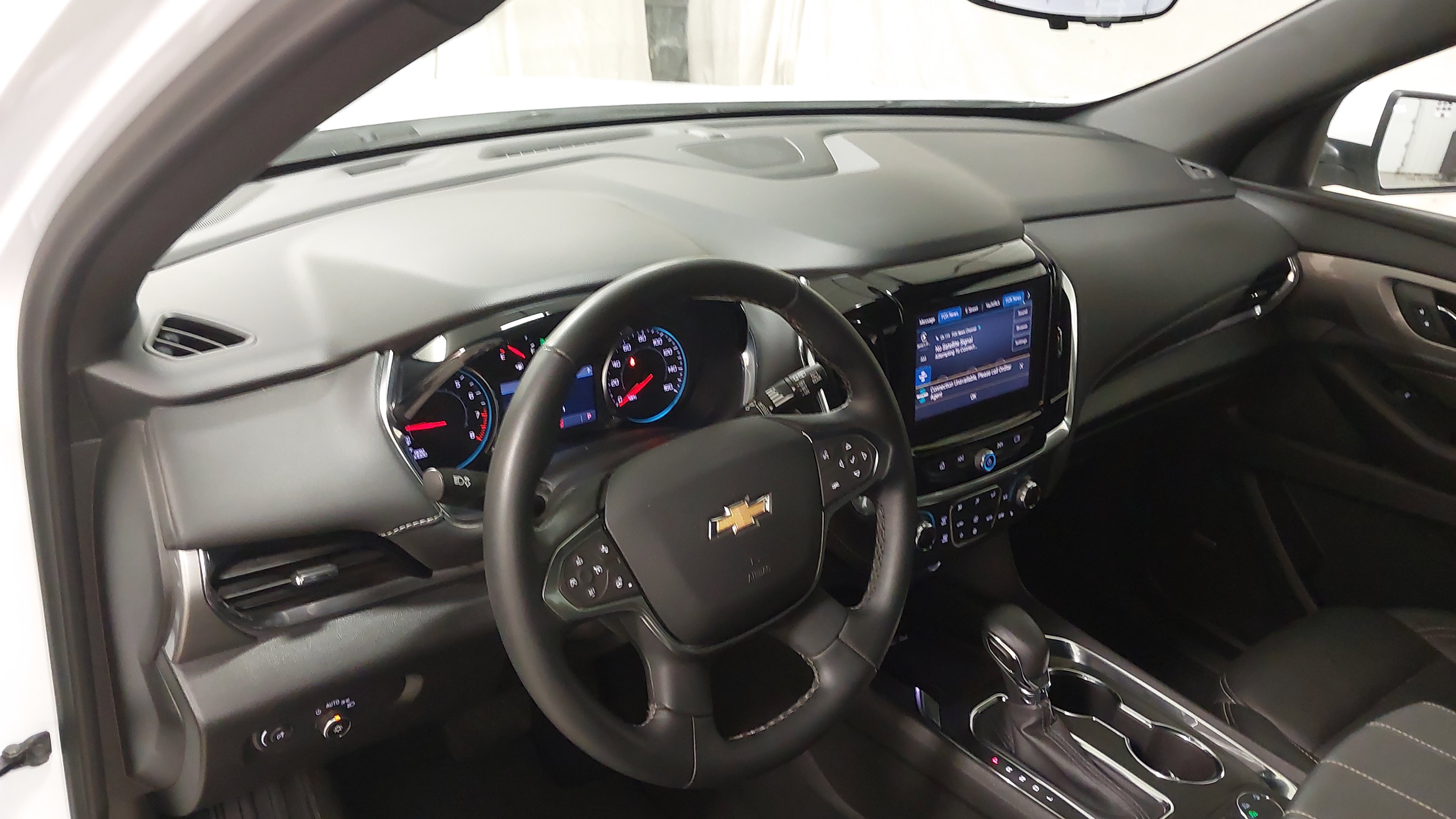 Used 2023 Chevrolet Traverse LT w/ LT Premium Package AWD/4WD image 17