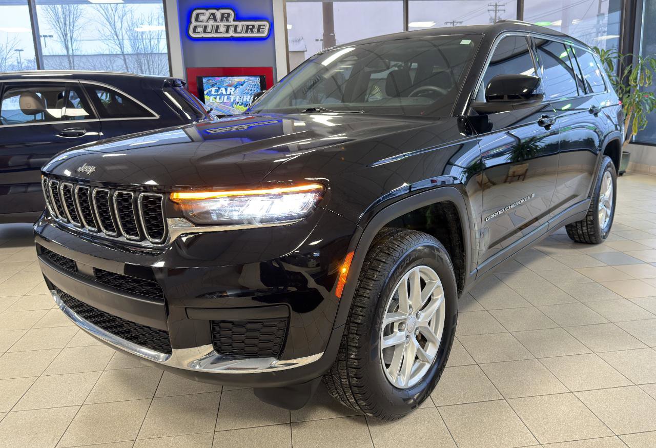 Used 2023 Jeep Grand Cherokee L Laredo w/ Trailer Tow Group (B) image 5