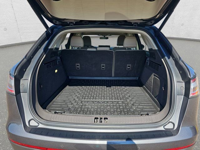 Used 2022 Lincoln Nautilus Reserve w/ Equipment Group 201A image 12