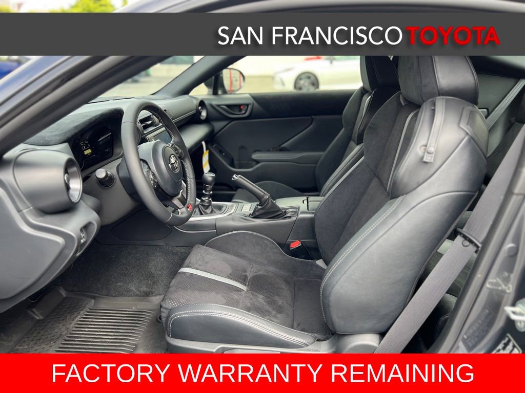 Used 2025 Toyota GR86 Premium w/ Performance Package image 11