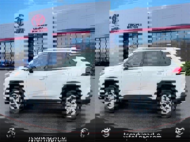 Used 2025 Toyota RAV4 LE image 2