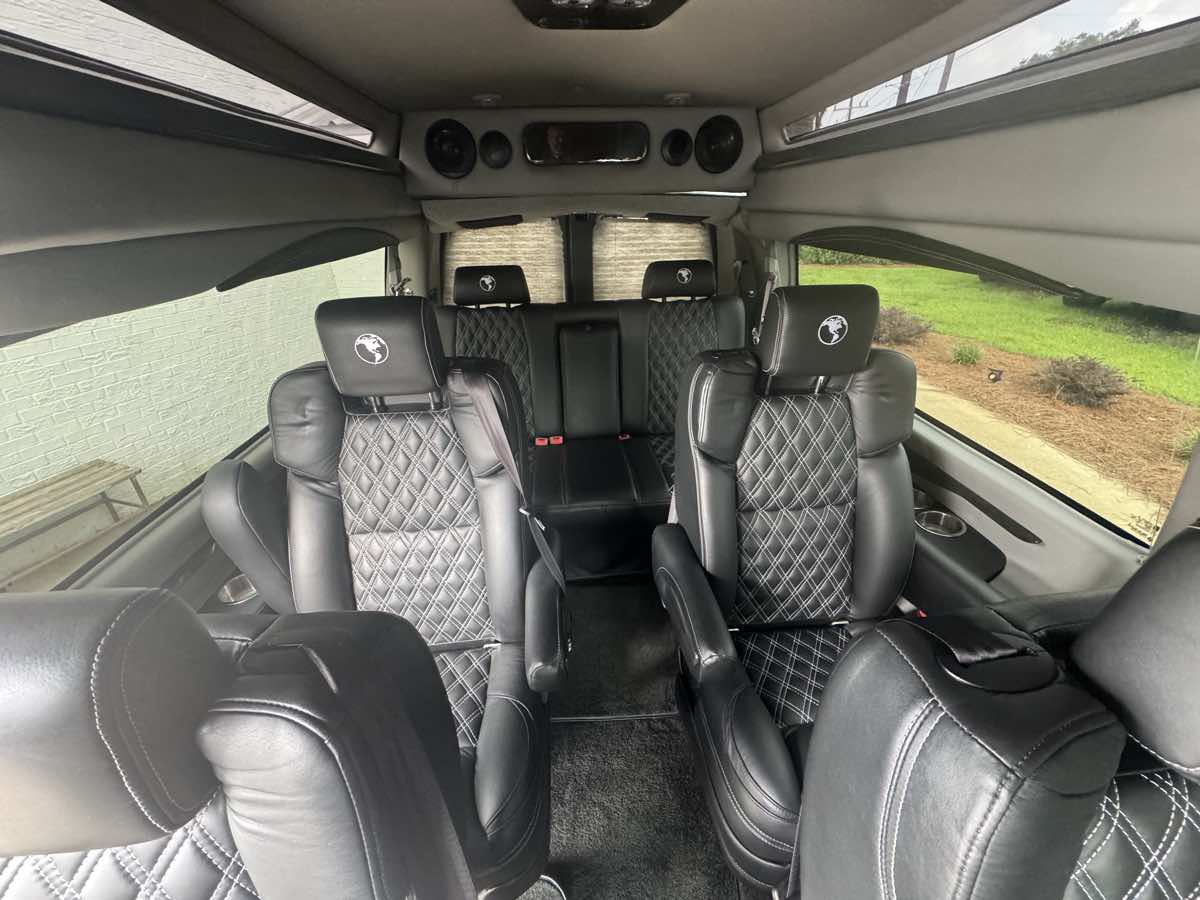 Used 2022 Chevrolet Express 2500 Extended w/ Enhanced Convenience Package RWD image 10