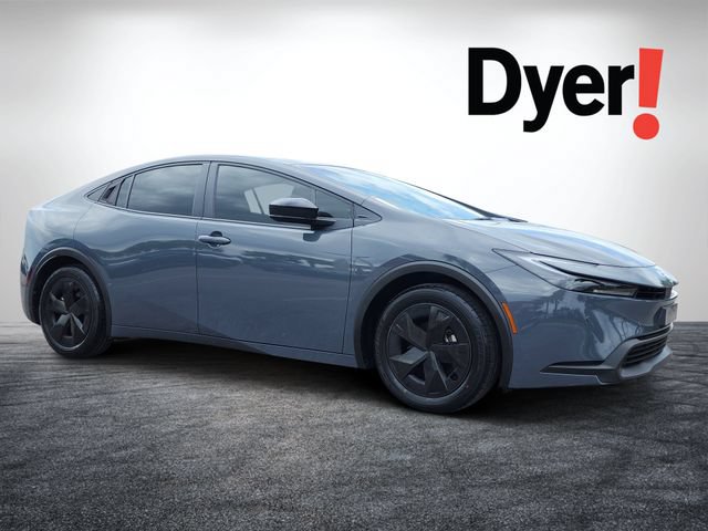 Used 2025 Toyota Prius LE FWD video 1
