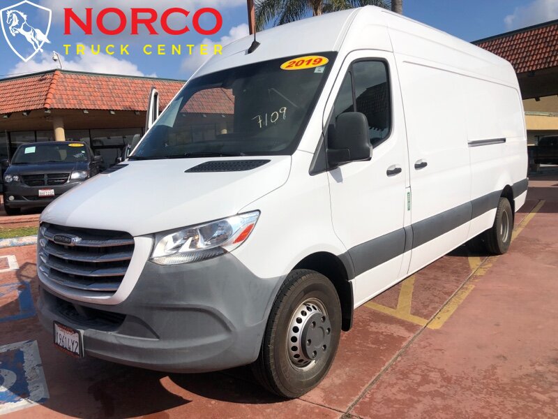 Used 2019 Freightliner Sprinter 3500 RWD image 5
