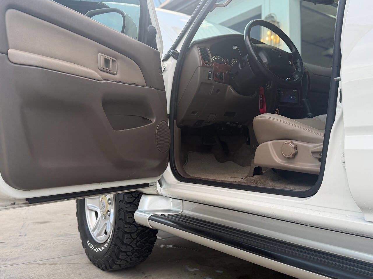 Used 2001 Toyota 4Runner SR5 image 9