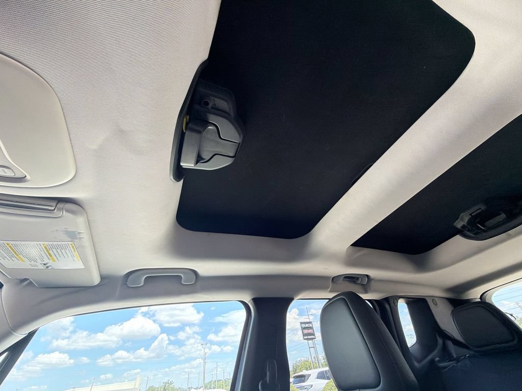 Used 2016 Jeep Renegade Limited FWD image 27