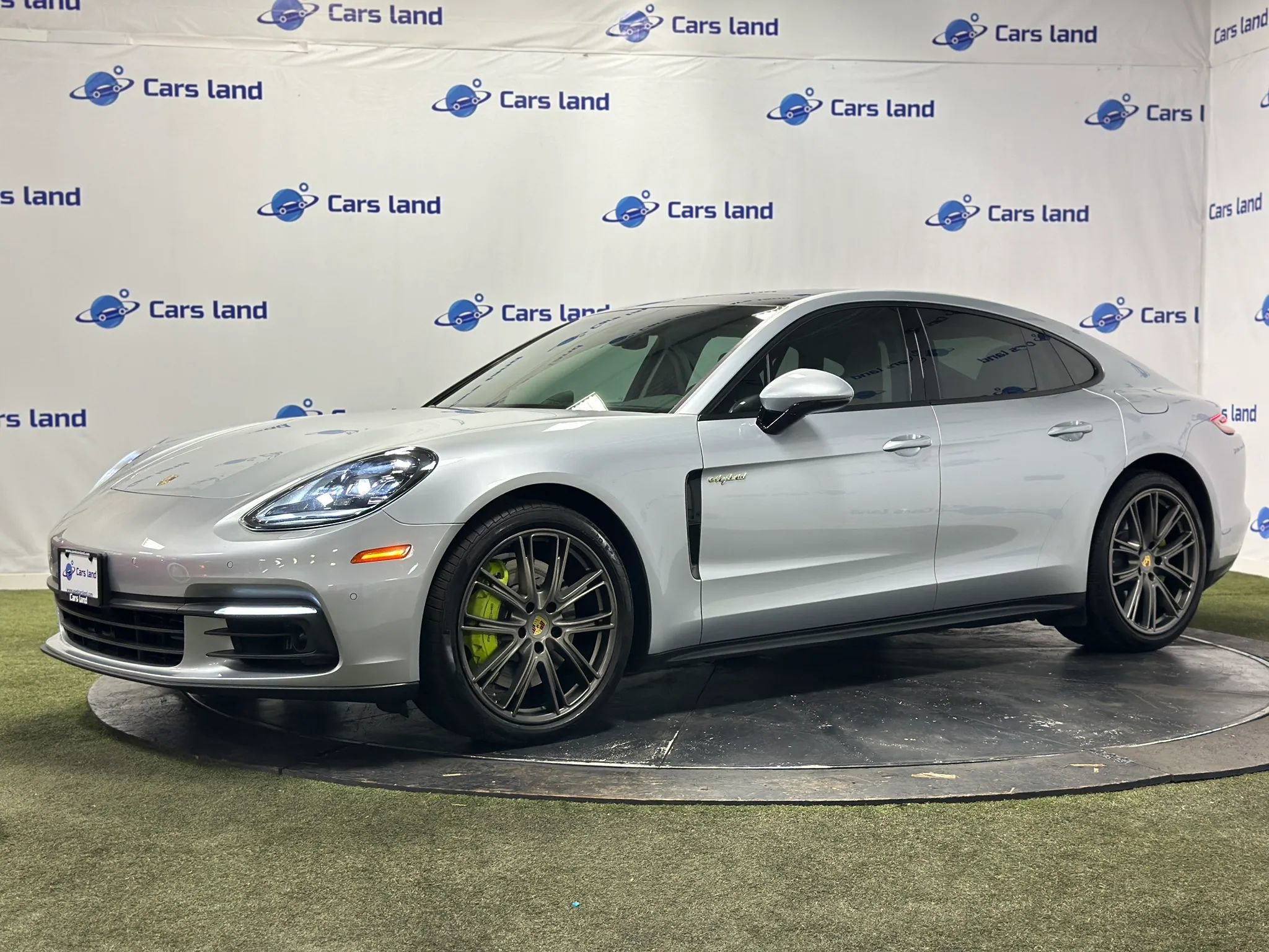 Used 2018 Porsche Panamera 4 w/ Premium Package Plus AWD/4WD image 6
