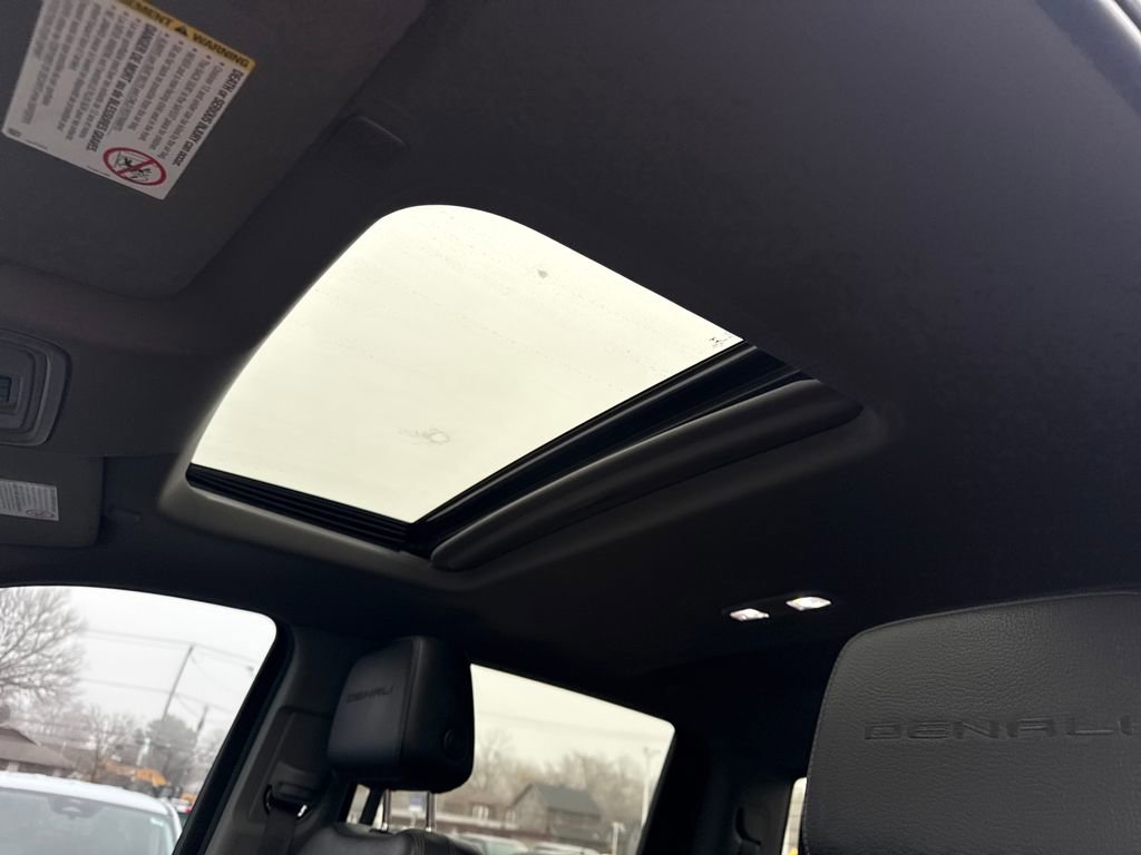 Used 2023 GMC Sierra 2500 Denali w/ Denali Black Diamond Edition image 28