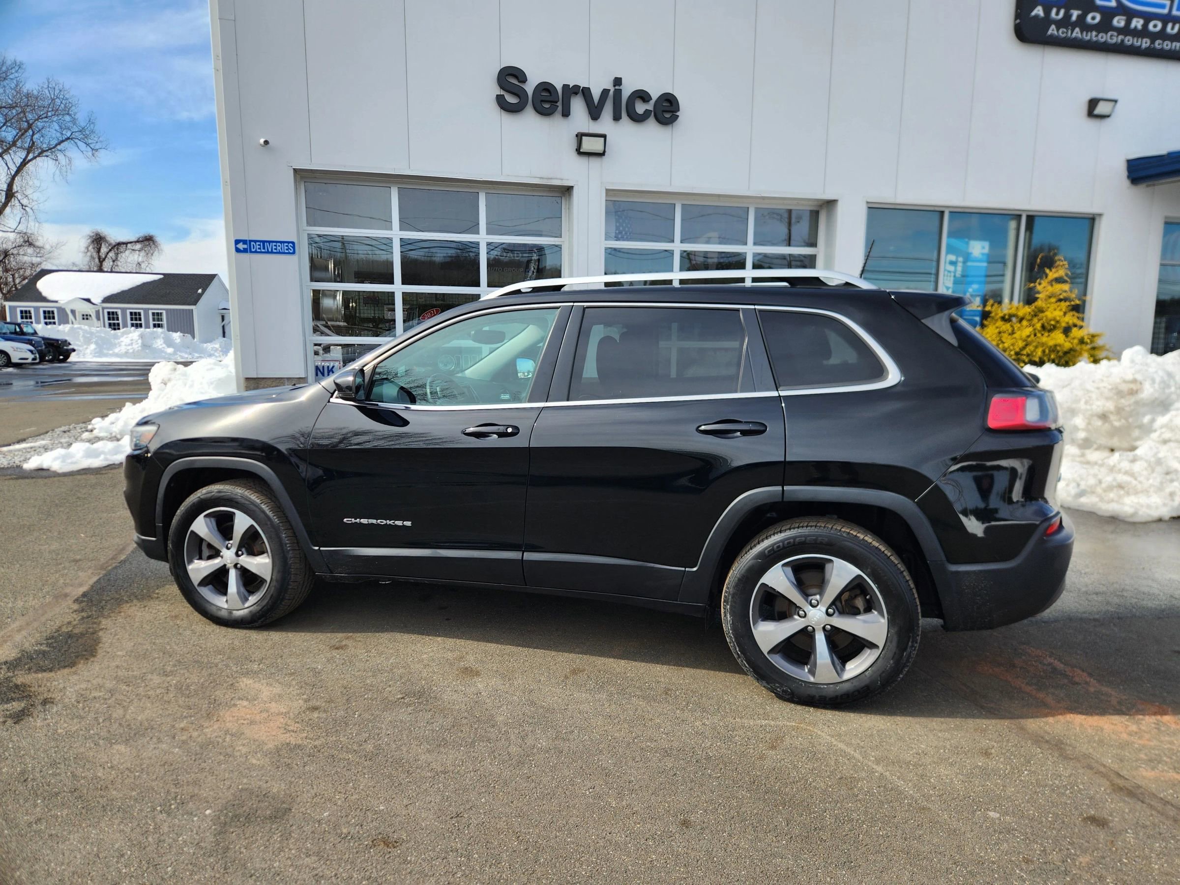 Used 2019 Jeep Cherokee Limited image 9