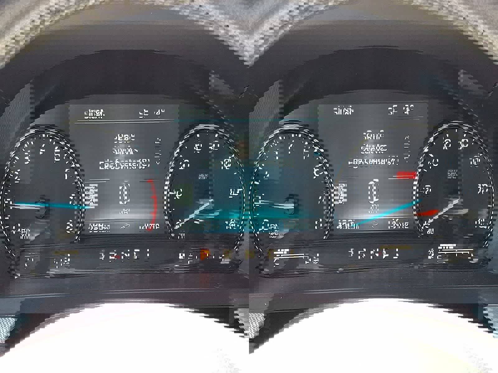 Used 2022 Ford Explorer XLT w/ Equipment Group 202A AWD/4WD image 17