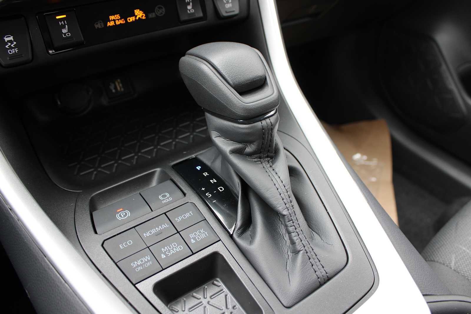 New 2025 Toyota RAV4 XLE image 21