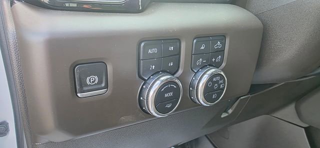 Used 2025 GMC Sierra 3500 Denali image 17
