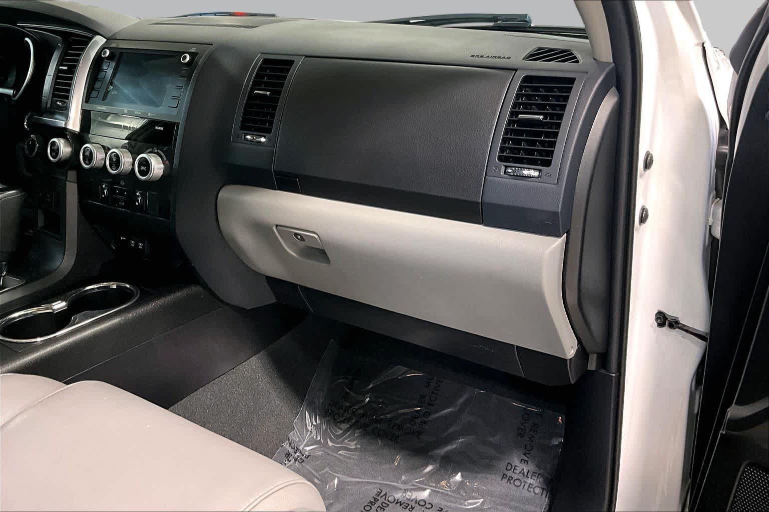 Used 2020 Toyota Sequoia Limited w/ Safety & Convenience Package AWD/4WD image 18