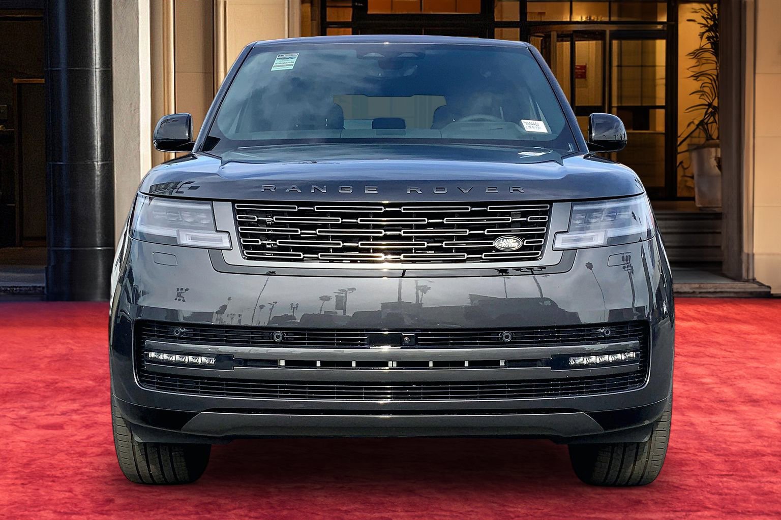 New 2026 Land Rover Range Rover SE image 2