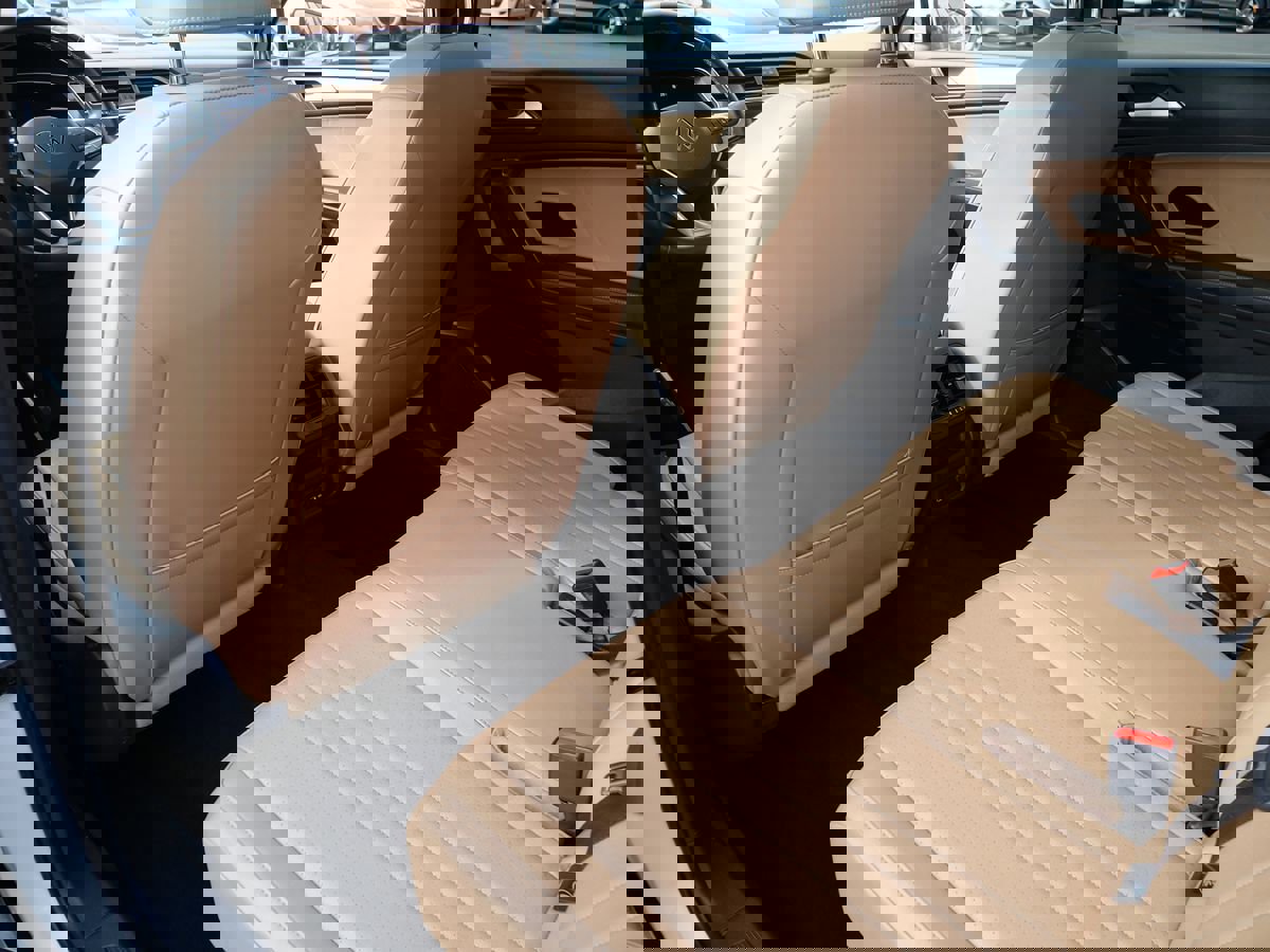 Used 2022 Volkswagen Tiguan SE w/ Panoramic Sunroof Package image 21