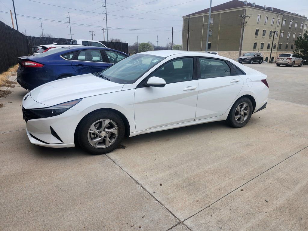 Used 2021 Hyundai Elantra SE image 1
