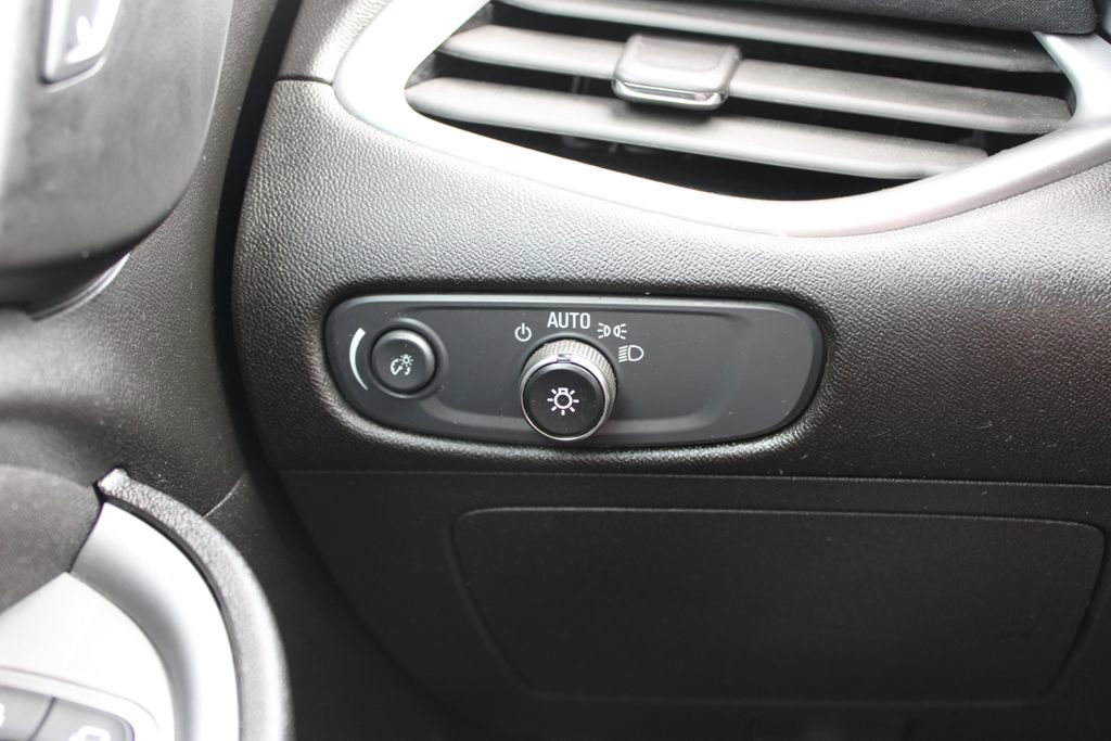 Used 2024 Chevrolet Malibu LT FWD image 31