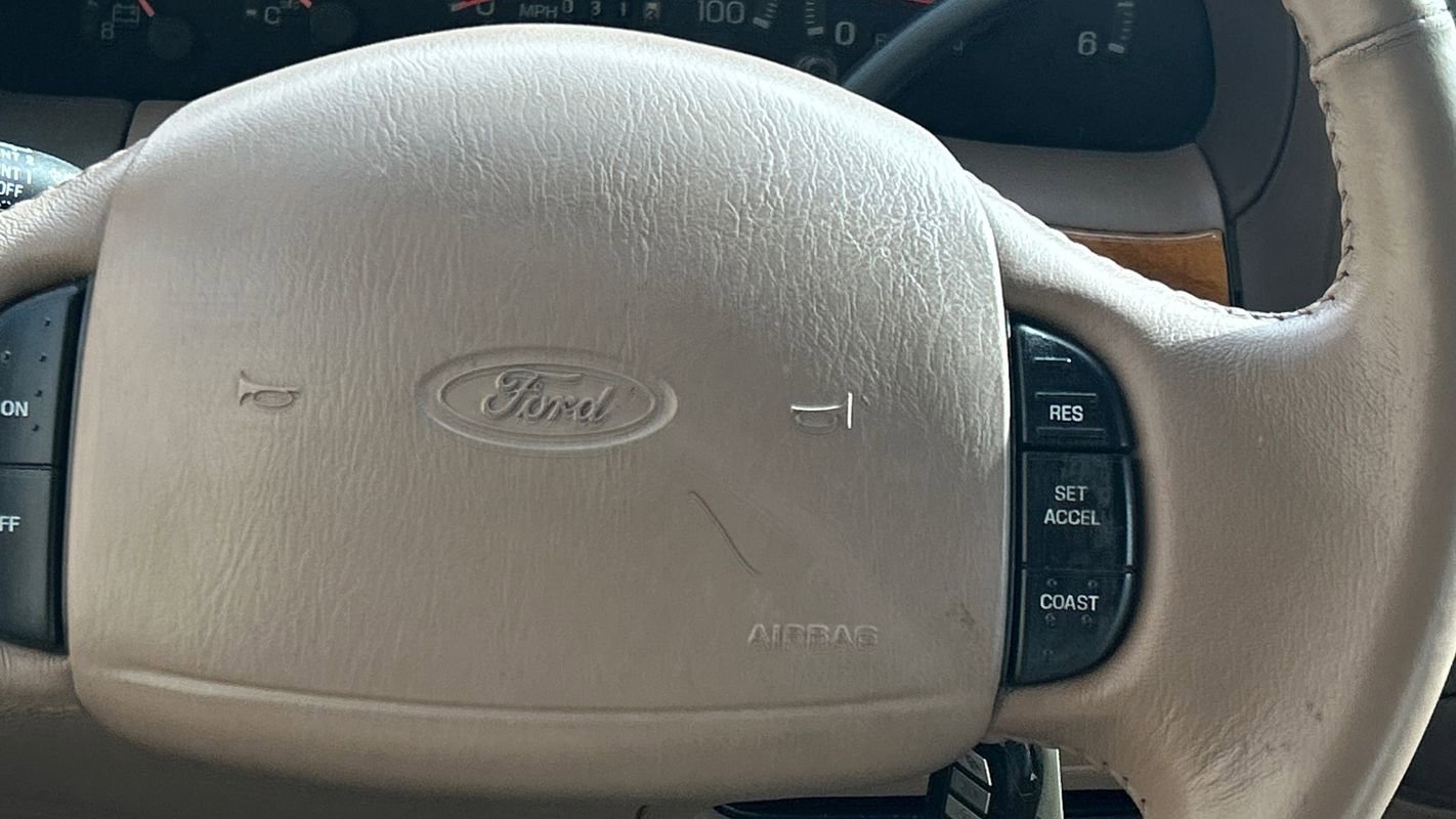 Used 1998 Ford Expedition Eddie Bauer AWD/4WD image 29