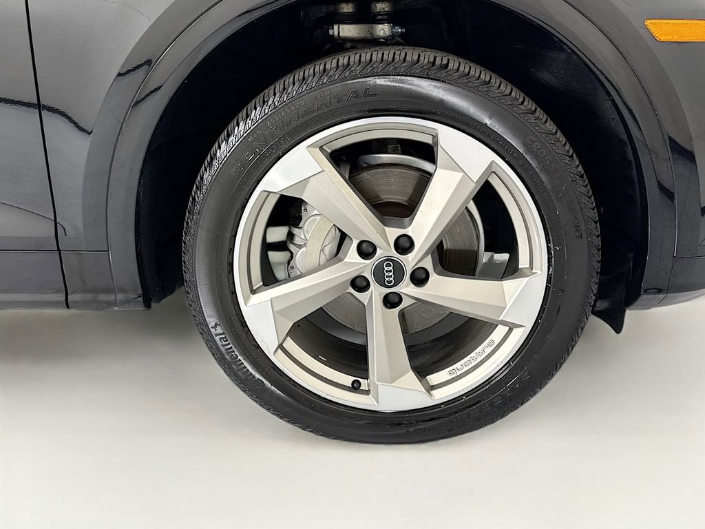 Used 2020 Audi Q5 2.0T Titanium Premium Plus w/ Premium Plus Package AWD/4WD image 32