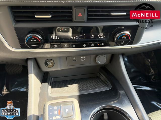 Used 2025 Nissan Rogue SV image 17