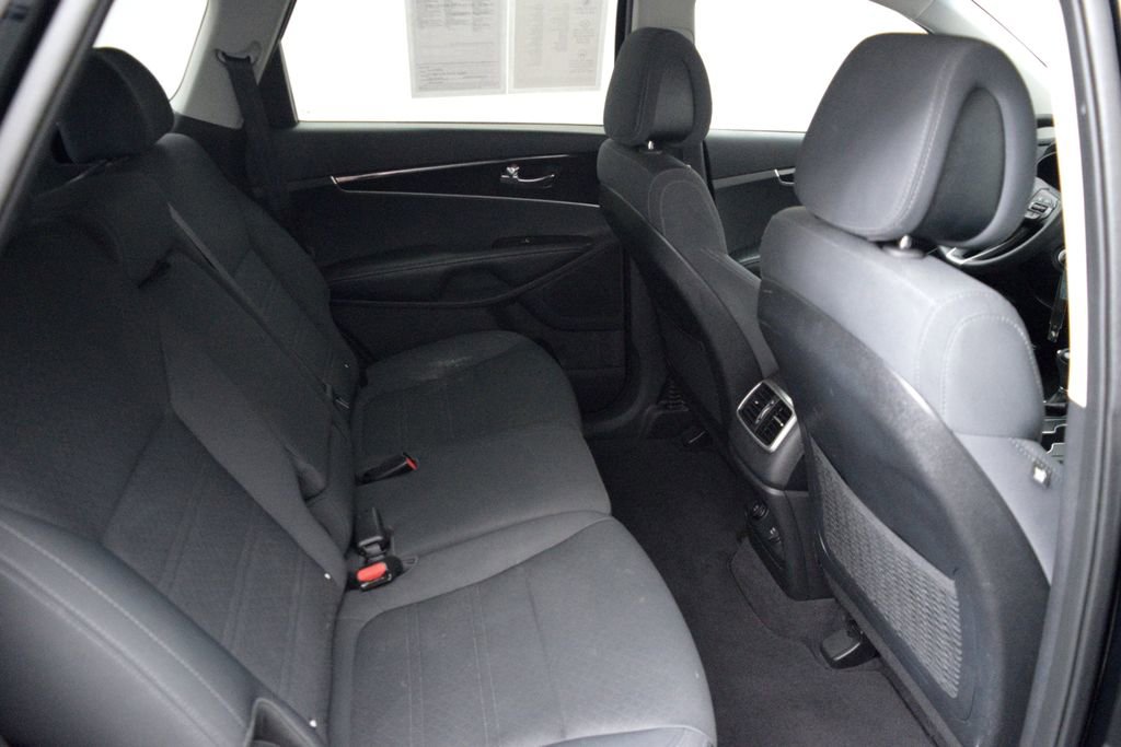 Used 2016 Kia Sorento LX image 14