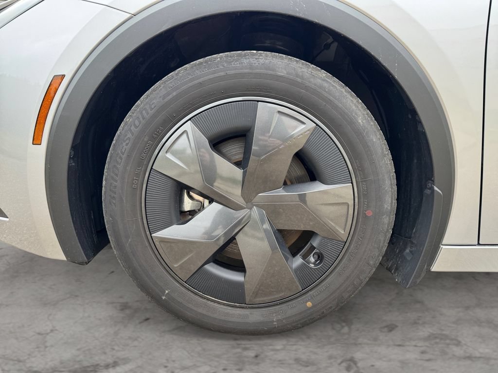 Used 2024 Toyota Prius Prime FWD image 9