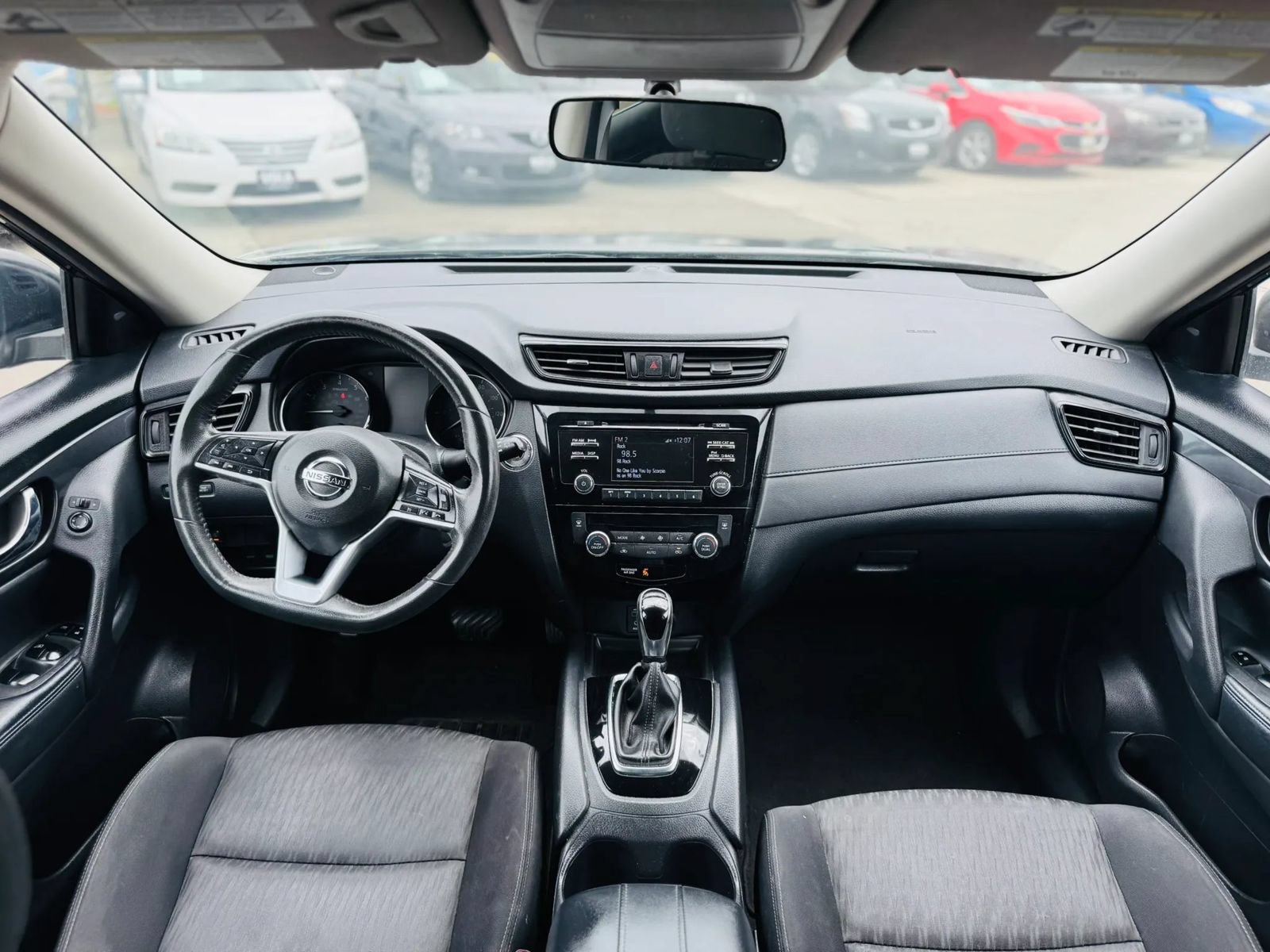 Used 2017 Nissan Rogue SV FWD image 14