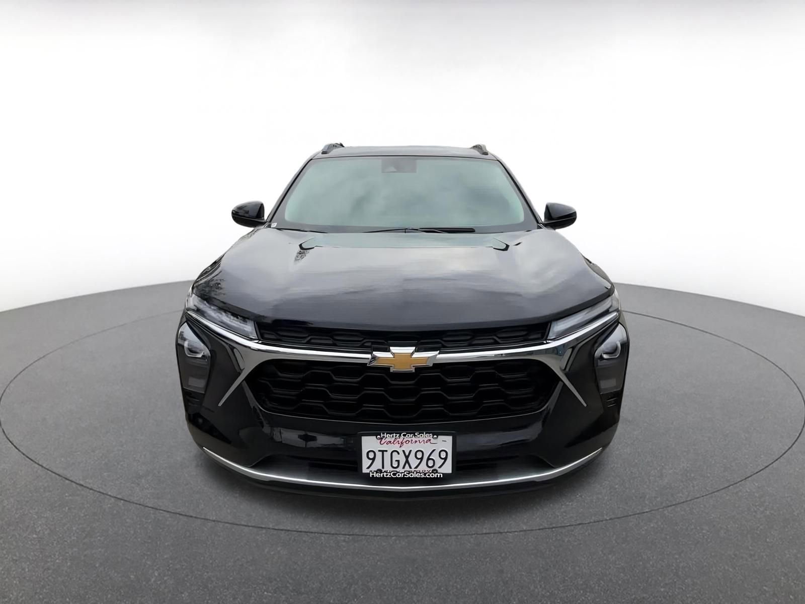 Used 2025 Chevrolet Trax LT w/ LT Convenience Package image 4