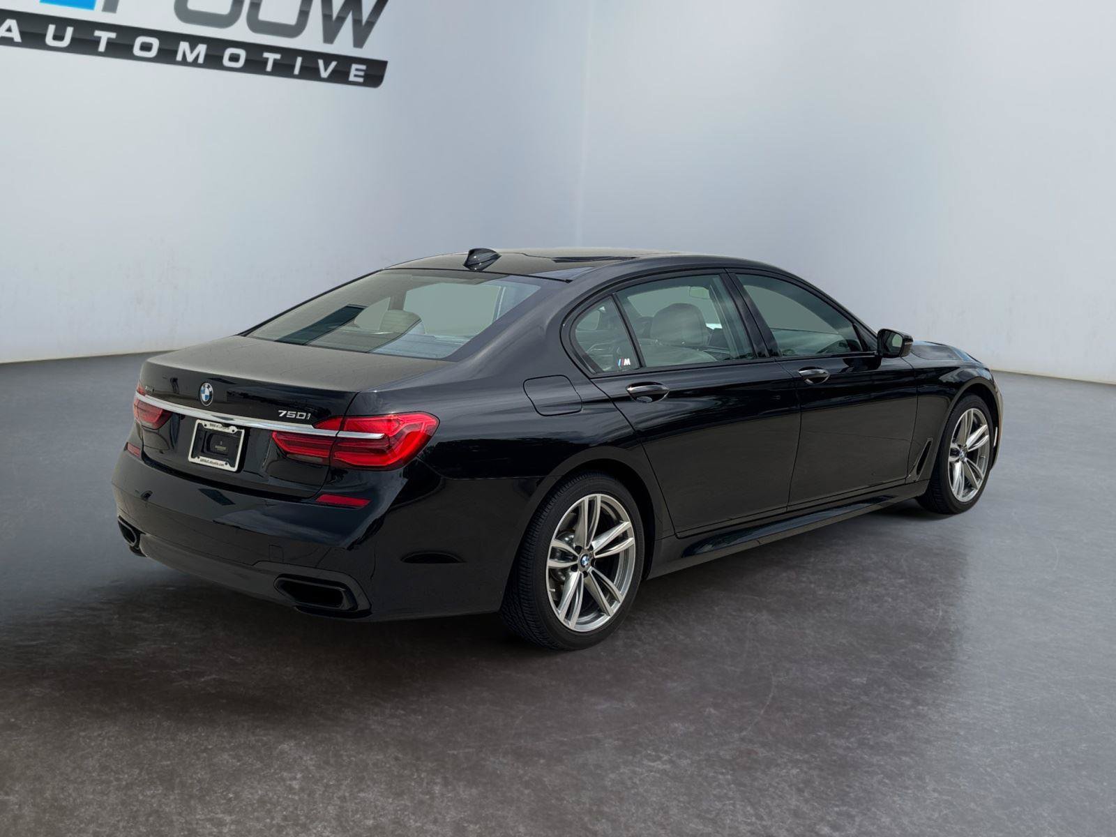 Used 2017 BMW 750i xDrive AWD/4WD image 3