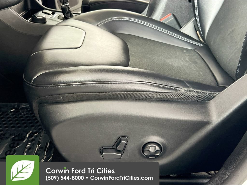 Used 2020 Jeep Cherokee Latitude Plus w/ Cold Weather Group AWD/4WD image 22