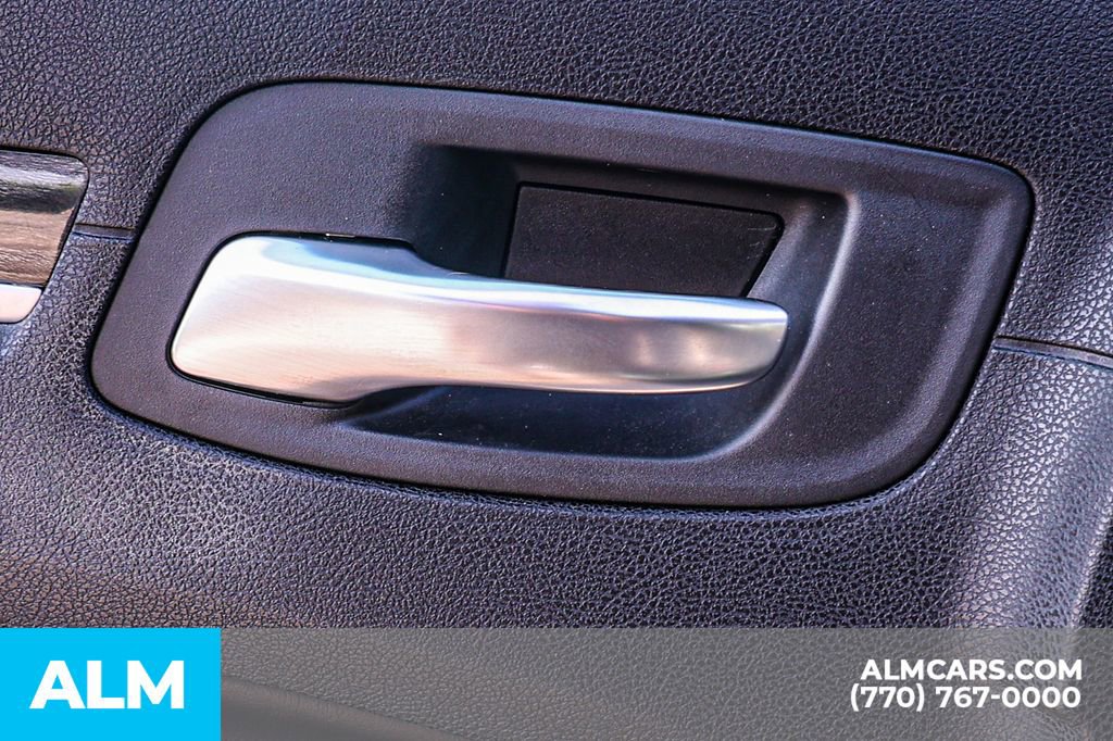 Used 2017 Chrysler 300 Limited RWD image 46