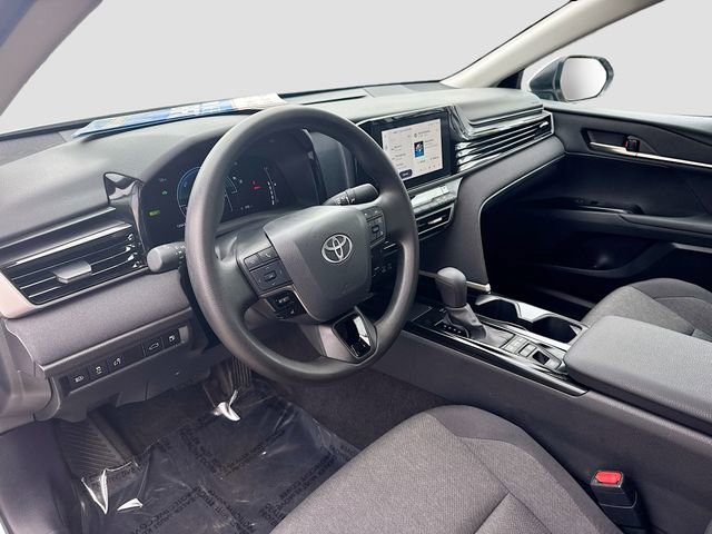 Used 2025 Toyota Camry LE image 9
