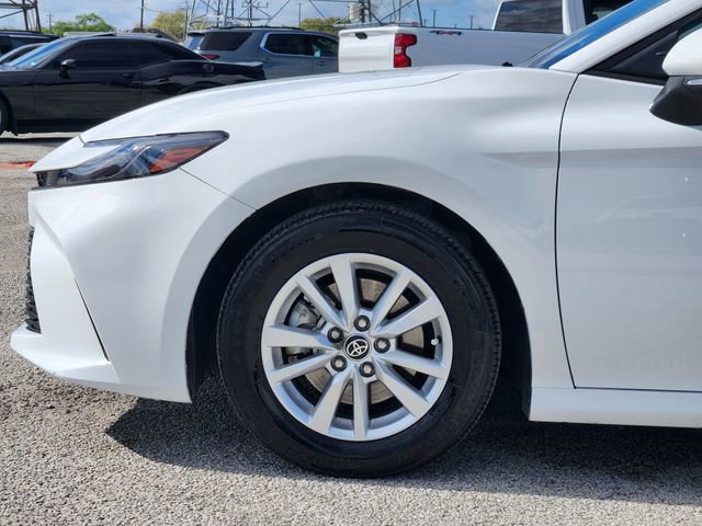 Used 2025 Toyota Camry LE image 8