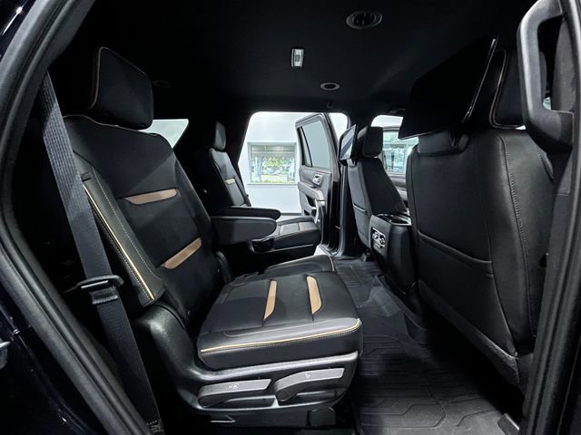 Used 2024 GMC Yukon AT4 w/ Technology Package AWD/4WD image 14